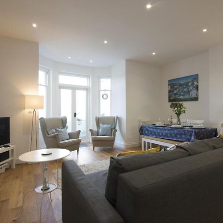 Sea Legs - 2 Bedroom Apartment - Tenby Exteriér fotografie