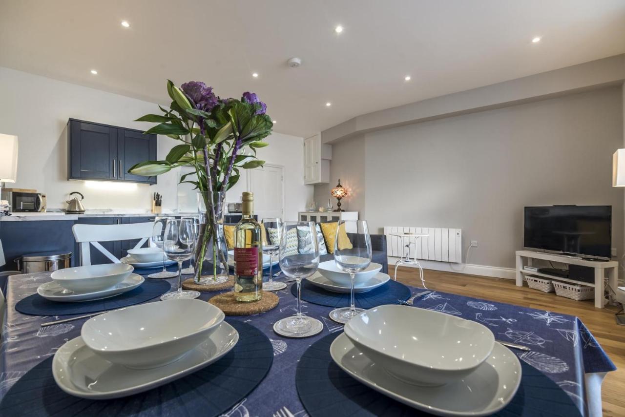 Sea Legs - 2 Bedroom Apartment - Tenby Exteriér fotografie