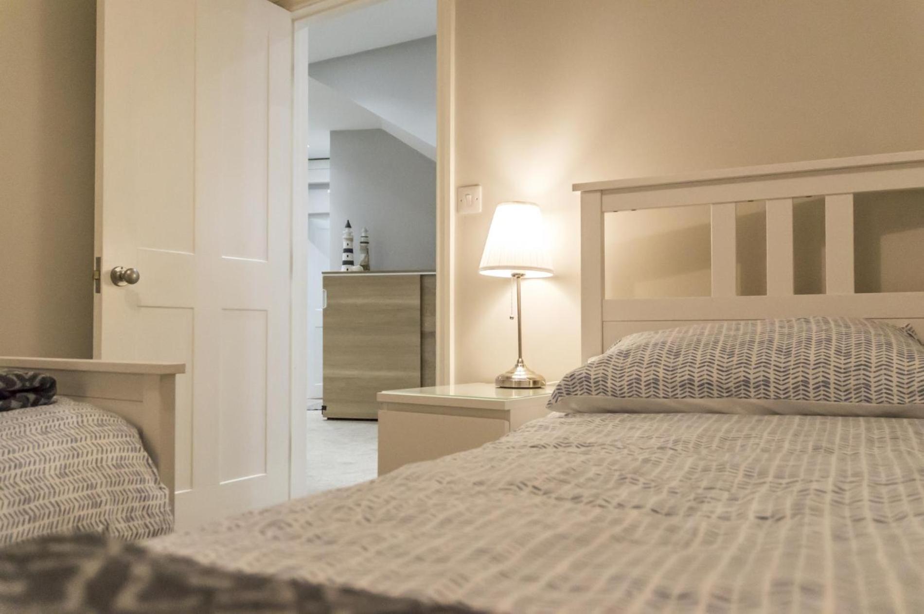 Sea Legs - 2 Bedroom Apartment - Tenby Exteriér fotografie